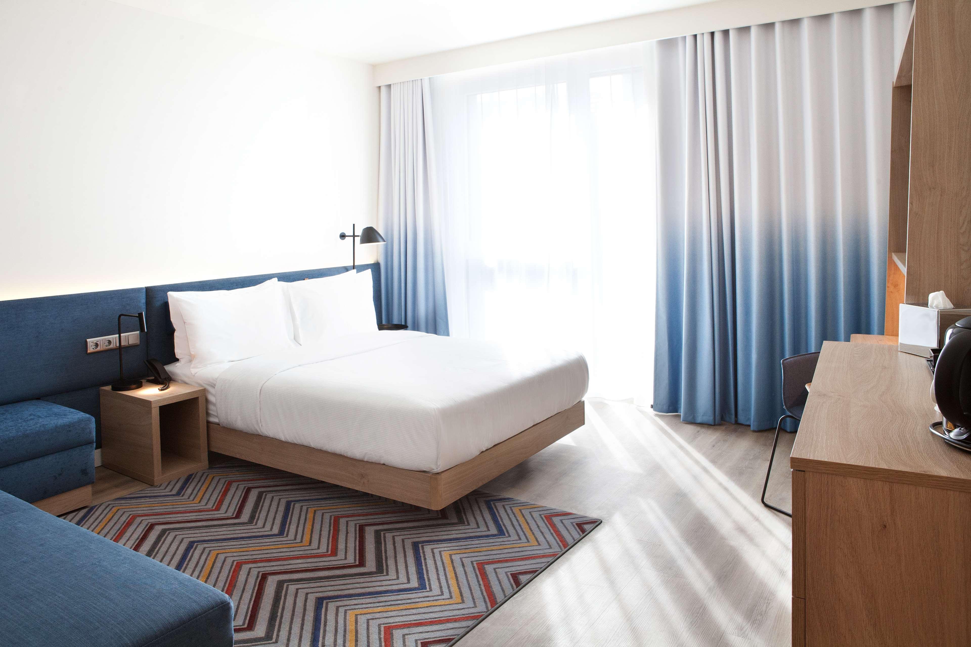 Hampton By Hilton Munich Airport South Hotell Hallbergmoos Exteriör bild