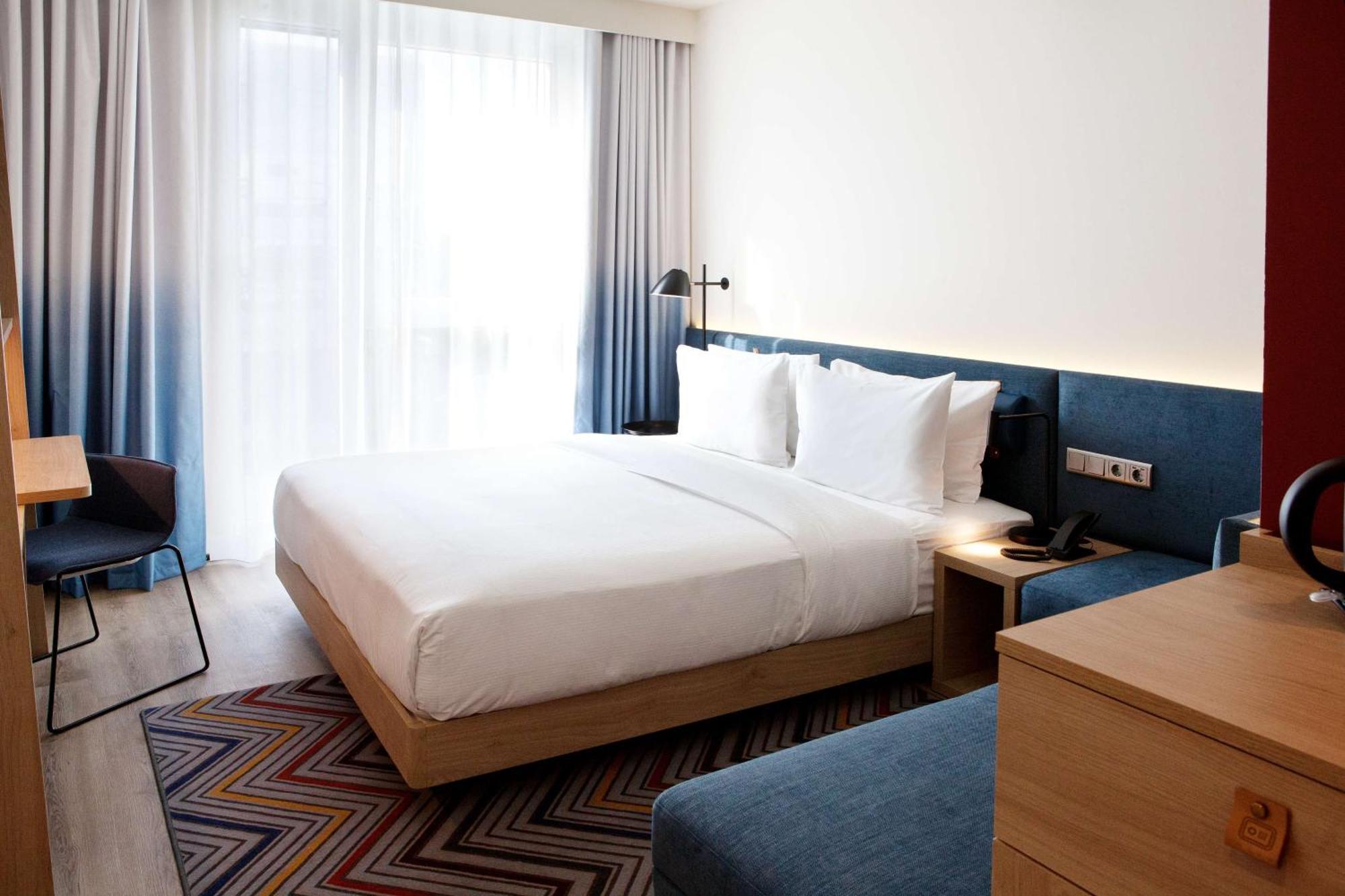 Hampton By Hilton Munich Airport South Hotell Hallbergmoos Exteriör bild